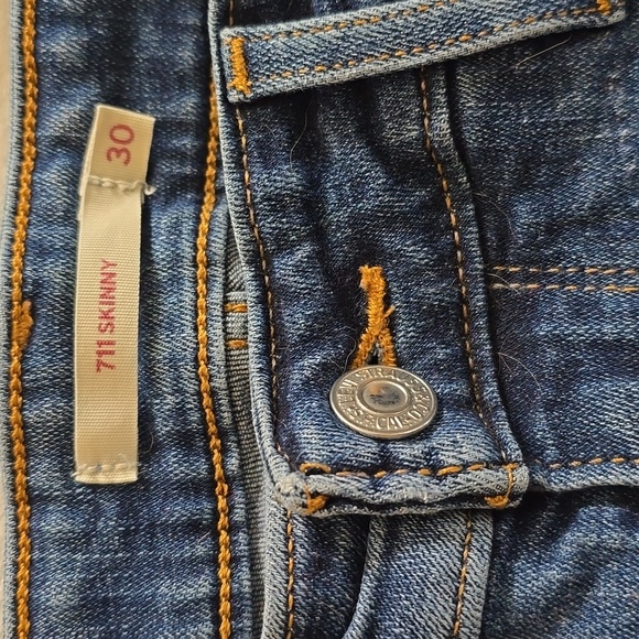Levi's 711 Skinny Jean - Picture 2 of 7
